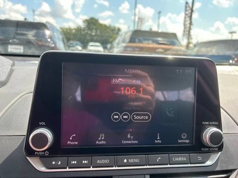 Used 2025 Nissan Altima 2.5 SV FWD image 22