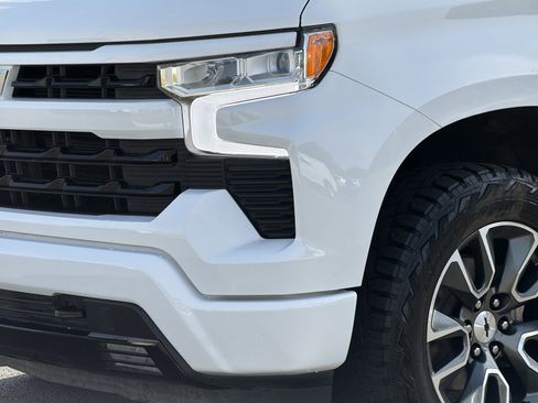 Used 2024 Chevrolet Silverado 1500 RST w/ Z71 Off-Road Package AWD/4WD image 8