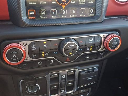 Used 2021 Jeep Wrangler Unlimited Rubicon AWD/4WD image 16