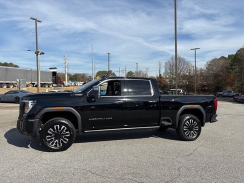 Used 2025 GMC Sierra 2500 Denali Ultimate w/ Max Trailering Package image 5