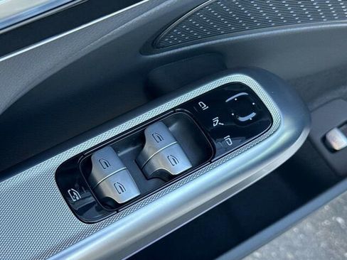 Used 2025 Mercedes-Benz E 350 Sedan image 14