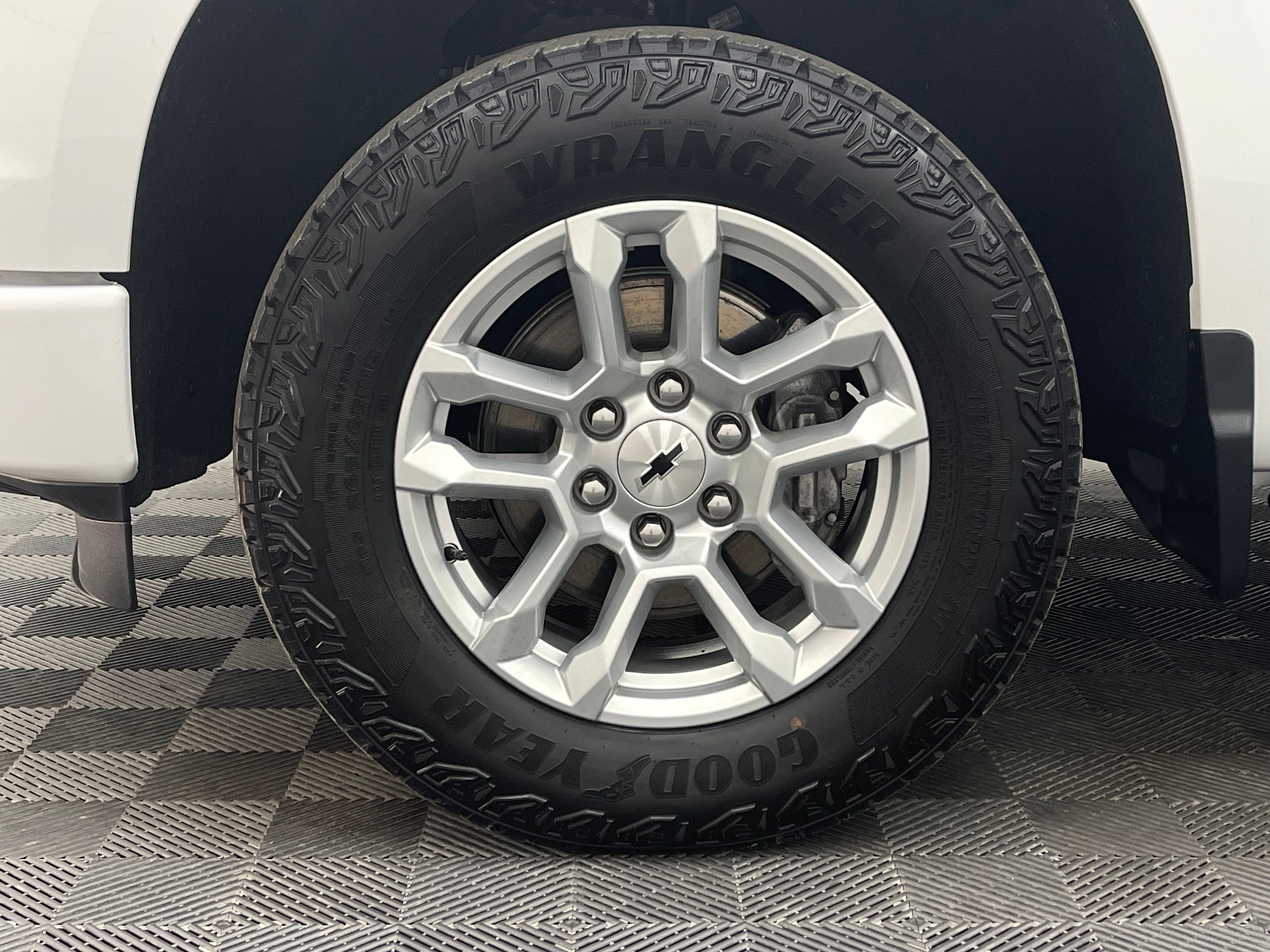 Used 2024 Chevrolet Silverado 1500 RST AWD/4WD image 13