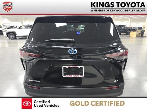 Certified 2025 Toyota Sienna XLE AWD/4WD image 5