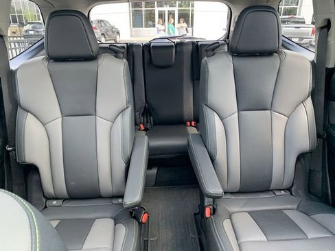 Used 2024 Subaru Ascent Onyx Edition image 31
