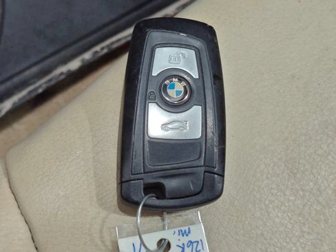 Used 2013 BMW 320i xDrive Sedan AWD/4WD image 12
