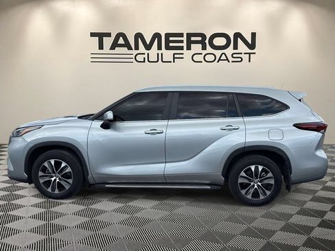 Used 2024 Toyota Highlander XLE FWD image 5