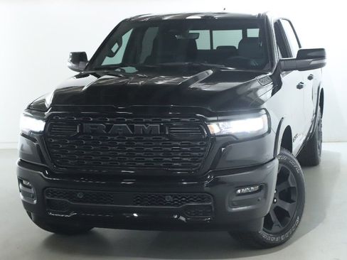 Used 2025 RAM 1500 Big Horn AWD/4WD image 3