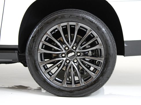 Used 2025 Cadillac Escalade ESV Sport Platinum RWD image 14