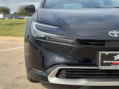 Used 2024 Toyota Prius Prime Premium image 4