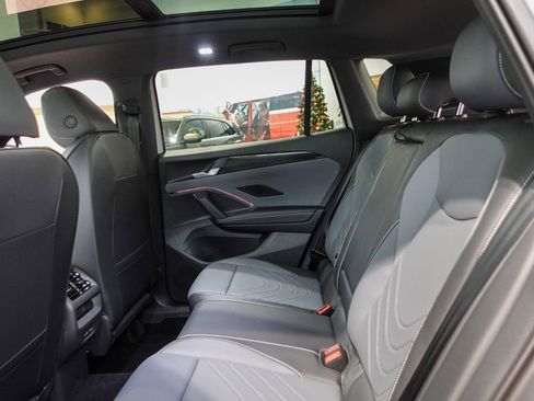 New 2026 Volkswagen Tiguan SE R-Line image 24