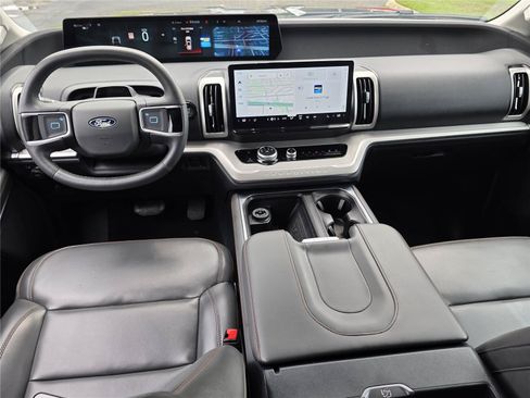 Used 2025 Ford Expedition Max Active AWD/4WD image 9