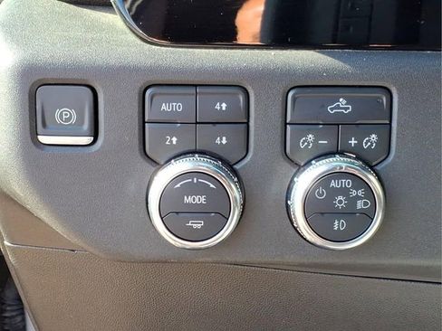 Used 2023 GMC Sierra 1500 Elevation AWD/4WD image 17