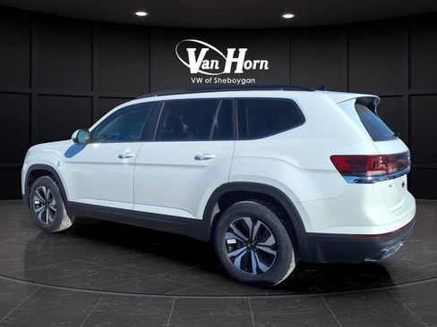 New 2026 Volkswagen Atlas SE image 4