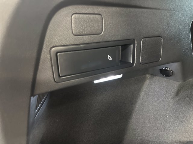 Used 2024 Volkswagen Tiguan SEL R-Line AWD/4WD image 29