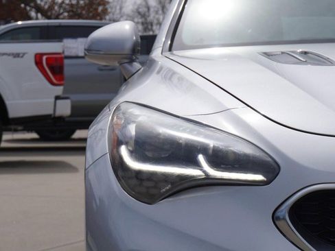 Used 2018 Kia Stinger Premium image 9