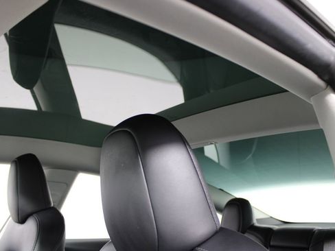 Used 2023 Tesla Model 3 Standard Range image 10