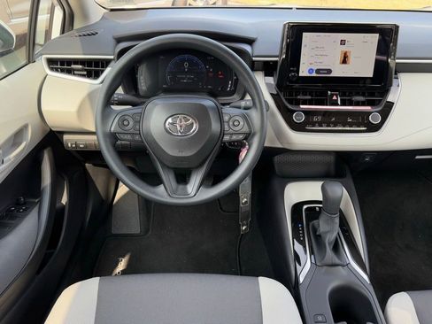 Used 2026 Toyota Corolla LE image 9