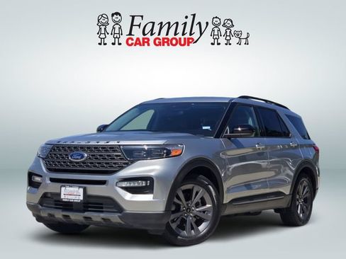 Used 2023 Ford Explorer XLT w/ Equipment Group 202A RWD image 1