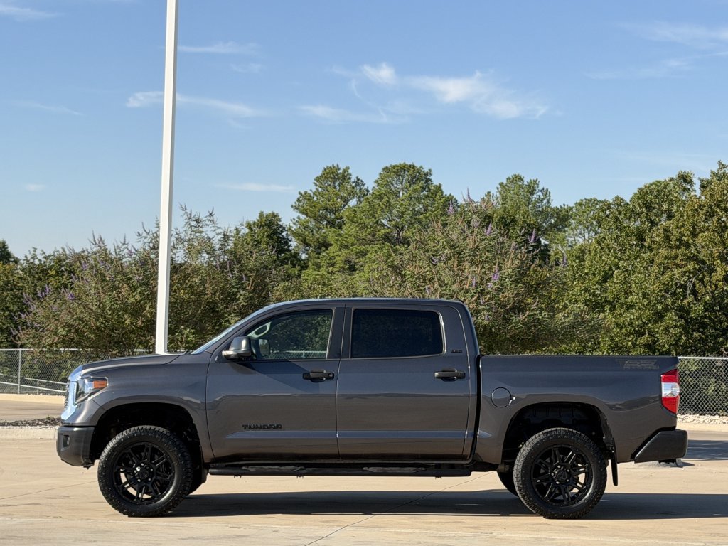 Used 2018 Toyota Tundra SR5 w/ SR5 Upgrade Package RWD image 3