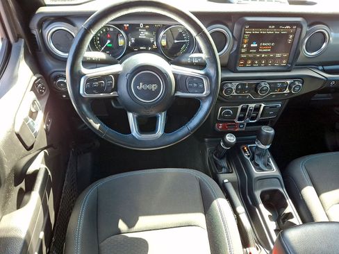 Used 2023 Jeep Wrangler Unlimited Rubicon 4xe w/ Cold Weather Group AWD/4WD image 21