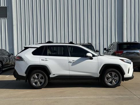 Used 2025 Toyota RAV4 XLE w/ Convenience Package AWD/4WD image 3