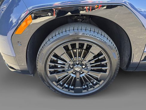 Used 2025 Hyundai Santa Fe Calligraphy FWD image 9