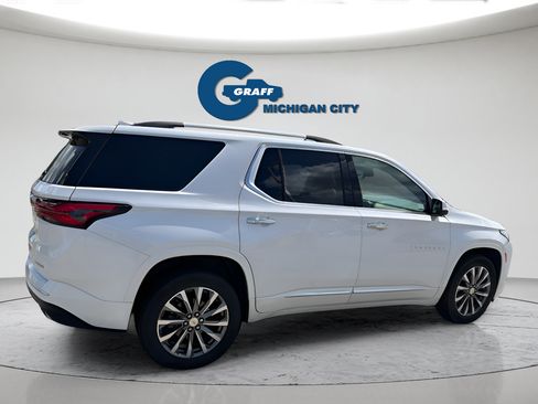 Used 2023 Chevrolet Traverse Premier AWD/4WD image 6