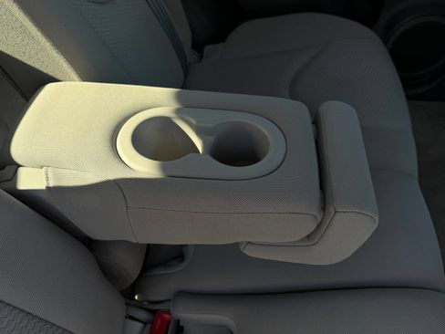 Used 2012 Toyota RAV4 FWD w/ Upgrade Value Pkg image 28
