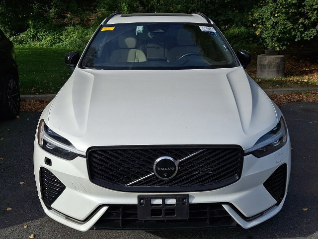 Used 2026 Volvo XC60 B5 Plus AWD/4WD image 2