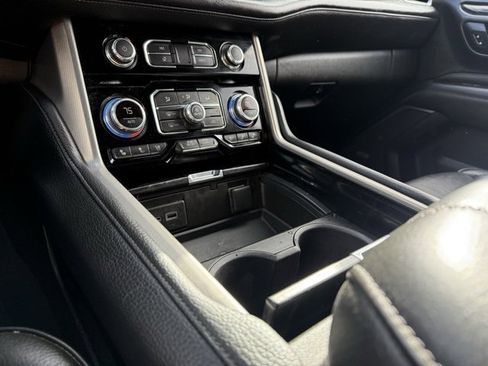 Used 2021 GMC Yukon Denali w/ Denali Premium Package image 29