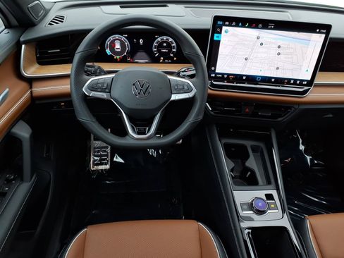 New 2026 Volkswagen Tiguan SEL R-Line AWD/4WD image 11