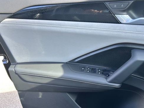 New 2026 Volkswagen Tiguan SE R-Line FWD image 18