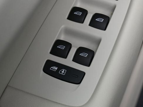 Used 2024 Volvo XC60 B5 Plus w/ Protection Package Premier image 13