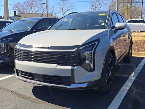 New 2026 Kia Sportage EX image 2