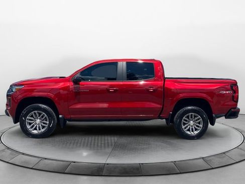 Used 2023 Chevrolet Colorado LT w/ LT Convenience Package II AWD/4WD image 2