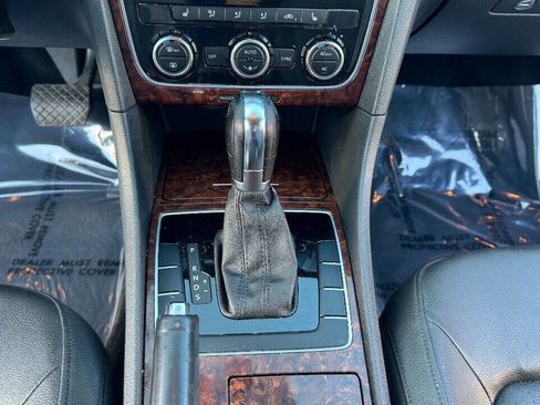 Used 2012 Volkswagen Passat 2.5 SEL Premium image 22