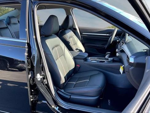 New 2026 Nissan Altima 2.5 SR FWD image 11