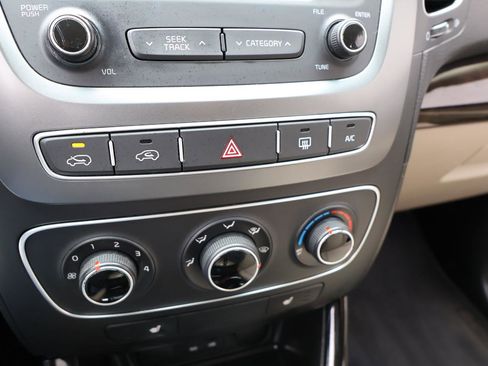 Used 2015 Kia Sorento LX image 47