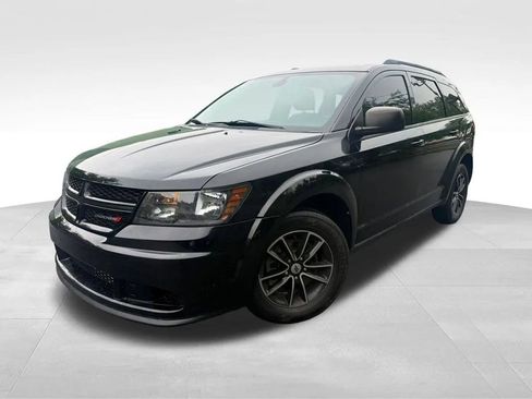 Used 2018 Dodge Journey SE w/ Connectivity Group FWD image 2