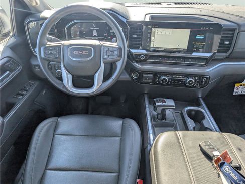 Used 2024 GMC Sierra 1500 SLT w/ SLT Premium Package image 29