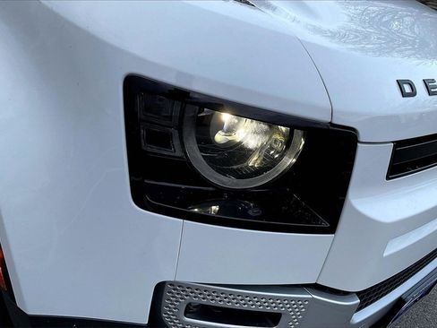 Used 2022 Land Rover Defender 110 SE image 30