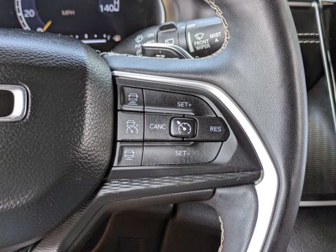 Used 2023 Jeep Grand Cherokee L Laredo AWD/4WD image 28