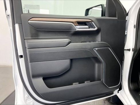 Used 2025 Chevrolet Silverado 1500 LT image 25