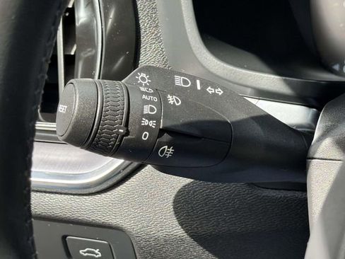 Used 2020 Volvo S60 T5 Momentum image 22