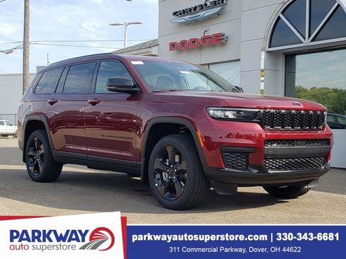 New 2025 Jeep Grand Cherokee L Laredo image 1