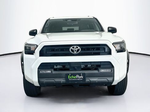 Used 2025 Toyota 4Runner SR5 AWD/4WD image 2