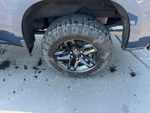Used 2021 Chevrolet Silverado 1500 LT Trail Boss w/ Convenience Package II AWD/4WD image 8