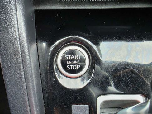 Used 2024 Nissan Versa SR FWD image 32
