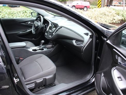 Used 2020 Chevrolet Malibu LT image 14