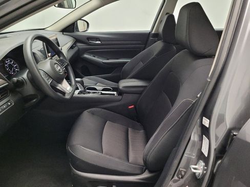 Used 2024 Nissan Altima 2.5 SV image 17